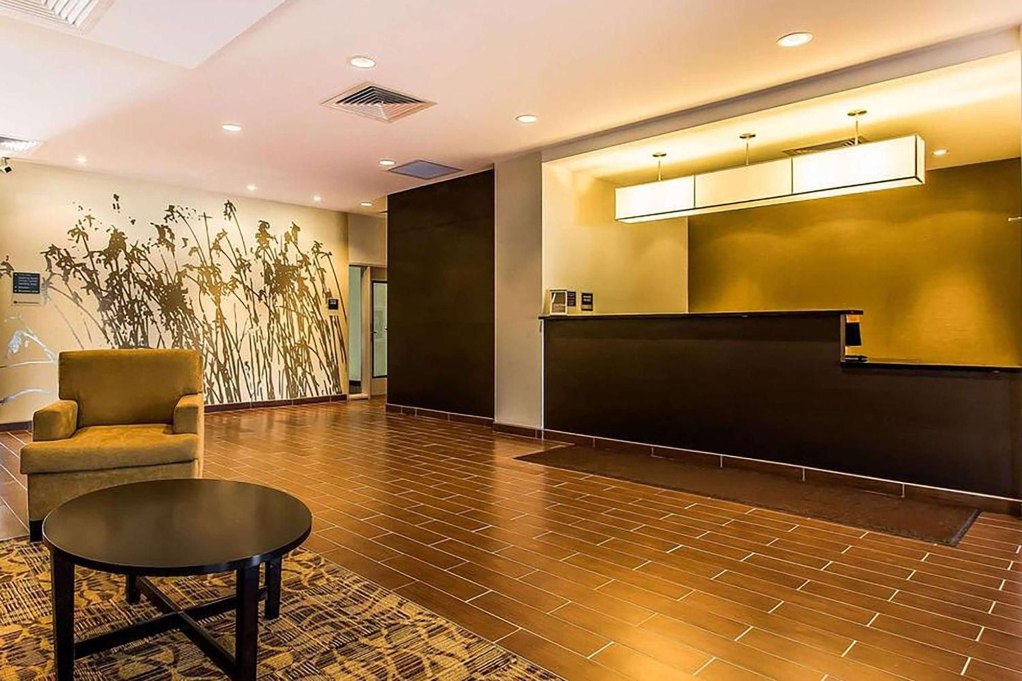 Hotel Wingate By Wyndham Jonesboro Hodge Exterior foto