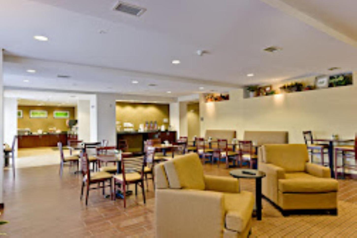 Hotel Wingate By Wyndham Jonesboro Hodge Exterior foto